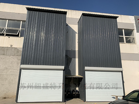 Guide rail lifting platform